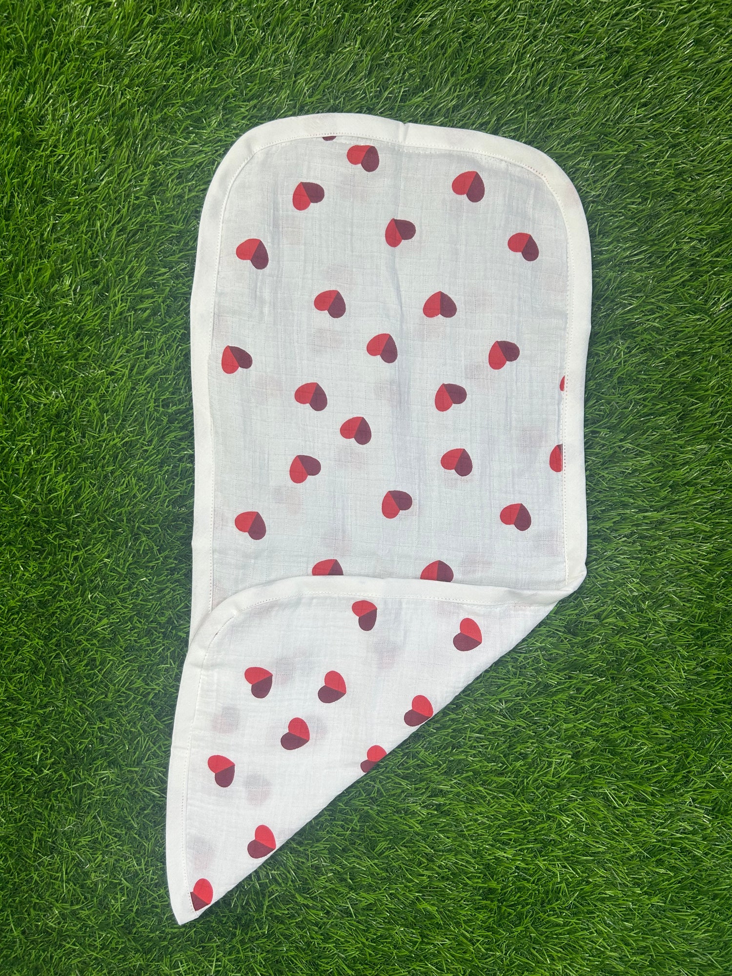 Reversible Crinkled Muslin Burp Heart