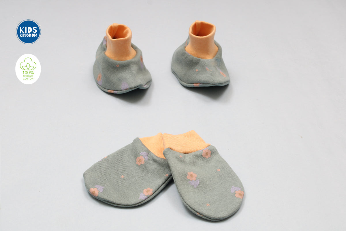 Premium Cap Mitten Booties Set | Floral 1